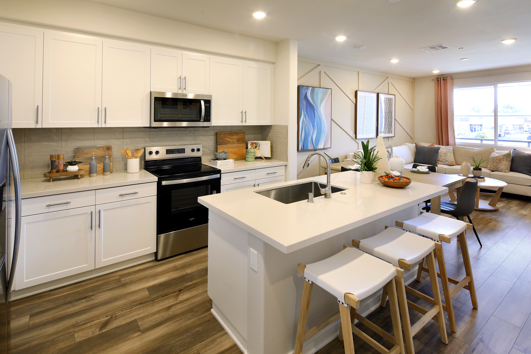 0010 3504 VAN BUREN BLVD