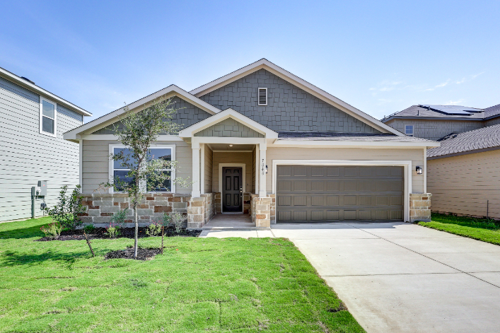 395213 2113 Maestro Drive